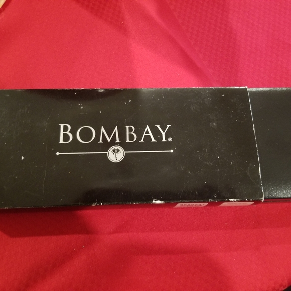 Ruby Red Crystal and Silver Napkin rings - Picture 2 of 2